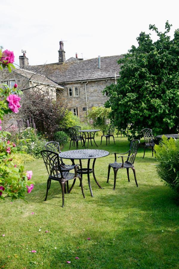 Hotel Ashfield House Grassington Zewnętrze zdjęcie The garden at the Old Swan