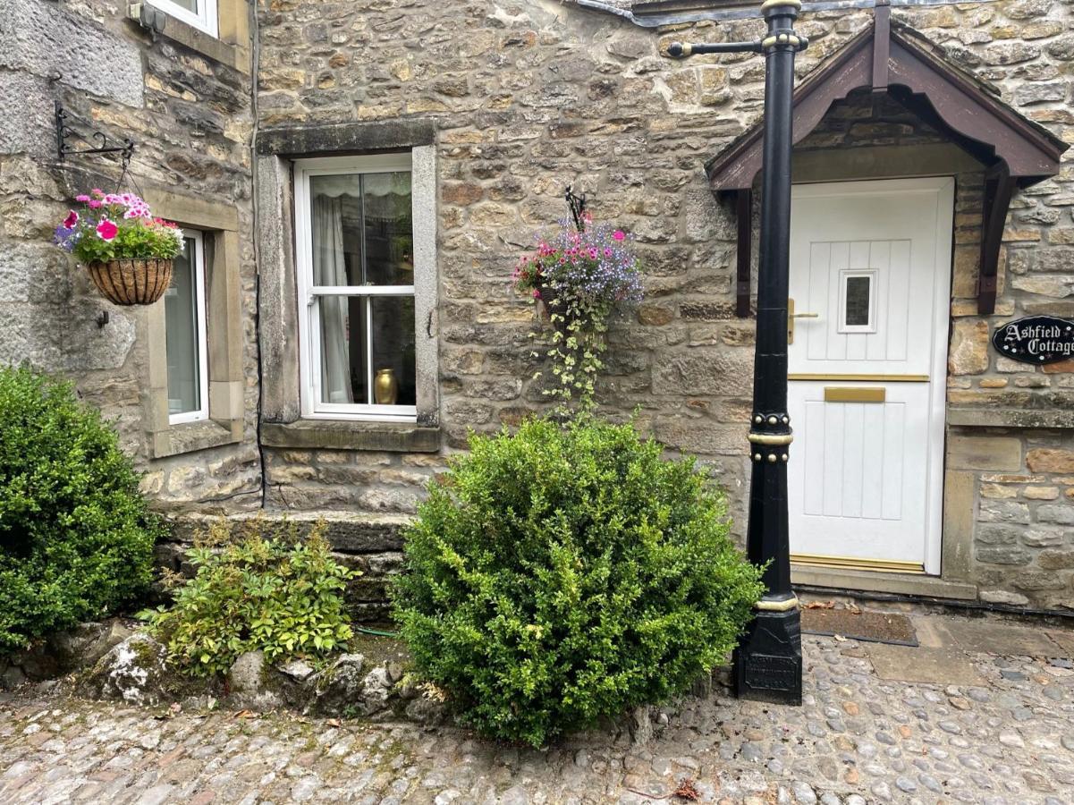 Hotel Ashfield House Grassington Zewnętrze zdjęcie The smallest house in England