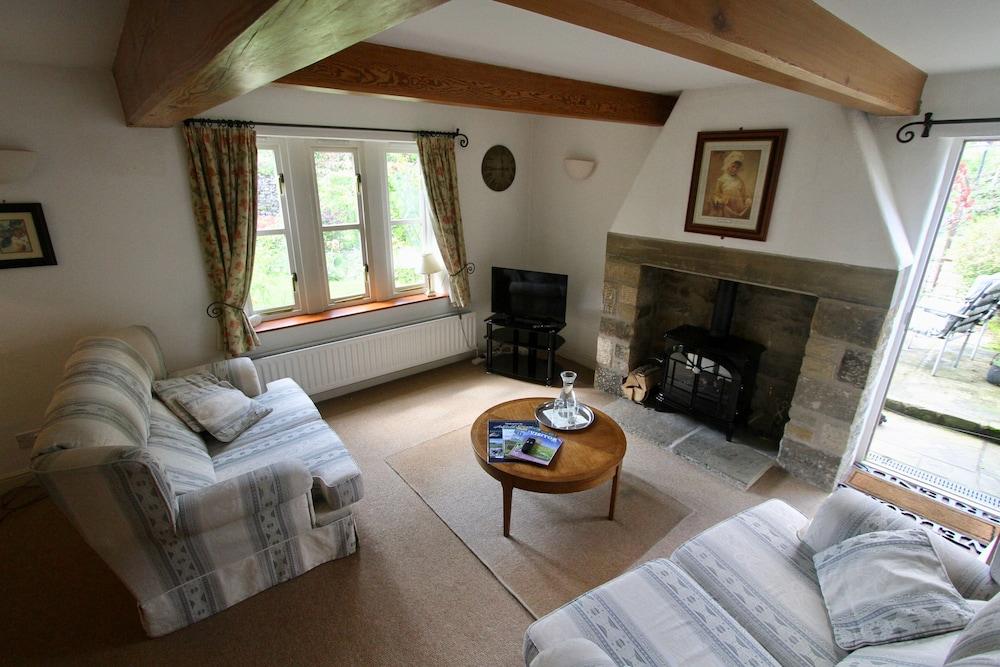 Hotel Ashfield House Grassington Zewnętrze zdjęcie The living room at The Old School House