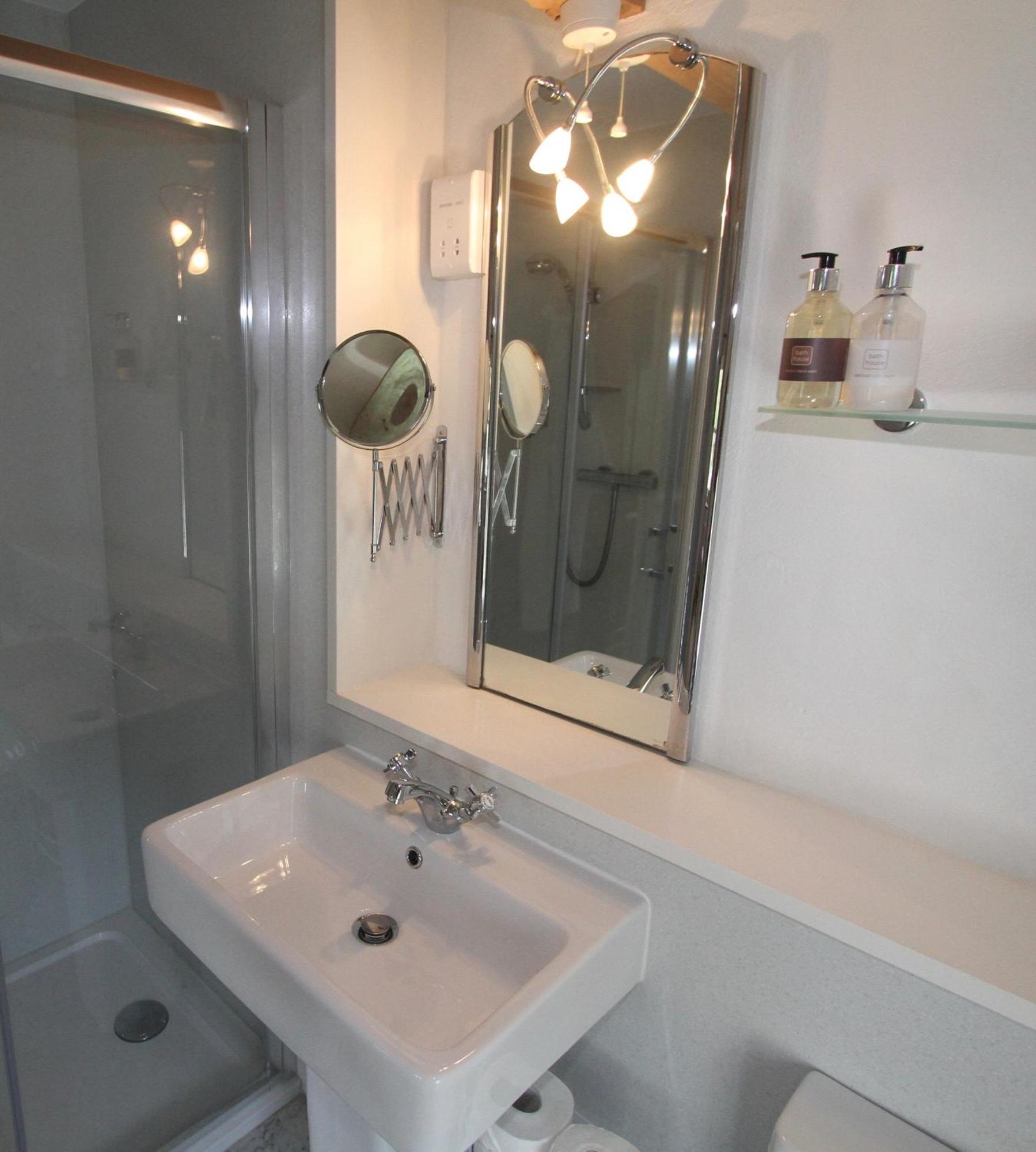 Hotel Ashfield House Grassington Pokój zdjęcie A bathroom in a hotel